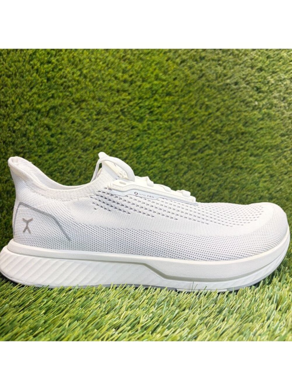 Flux Adapt Runner H2O Pro White Mens Size 10.5 Athletic Knit Shoes Sneakers